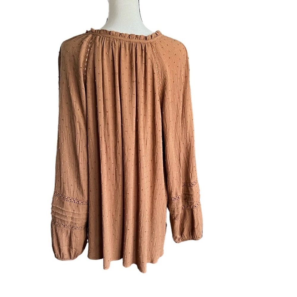 Torrid Boho Swis Dotted Rayon Blend Long Billowy Sleeves Blouse. Size 4 - Picture 3 of 8